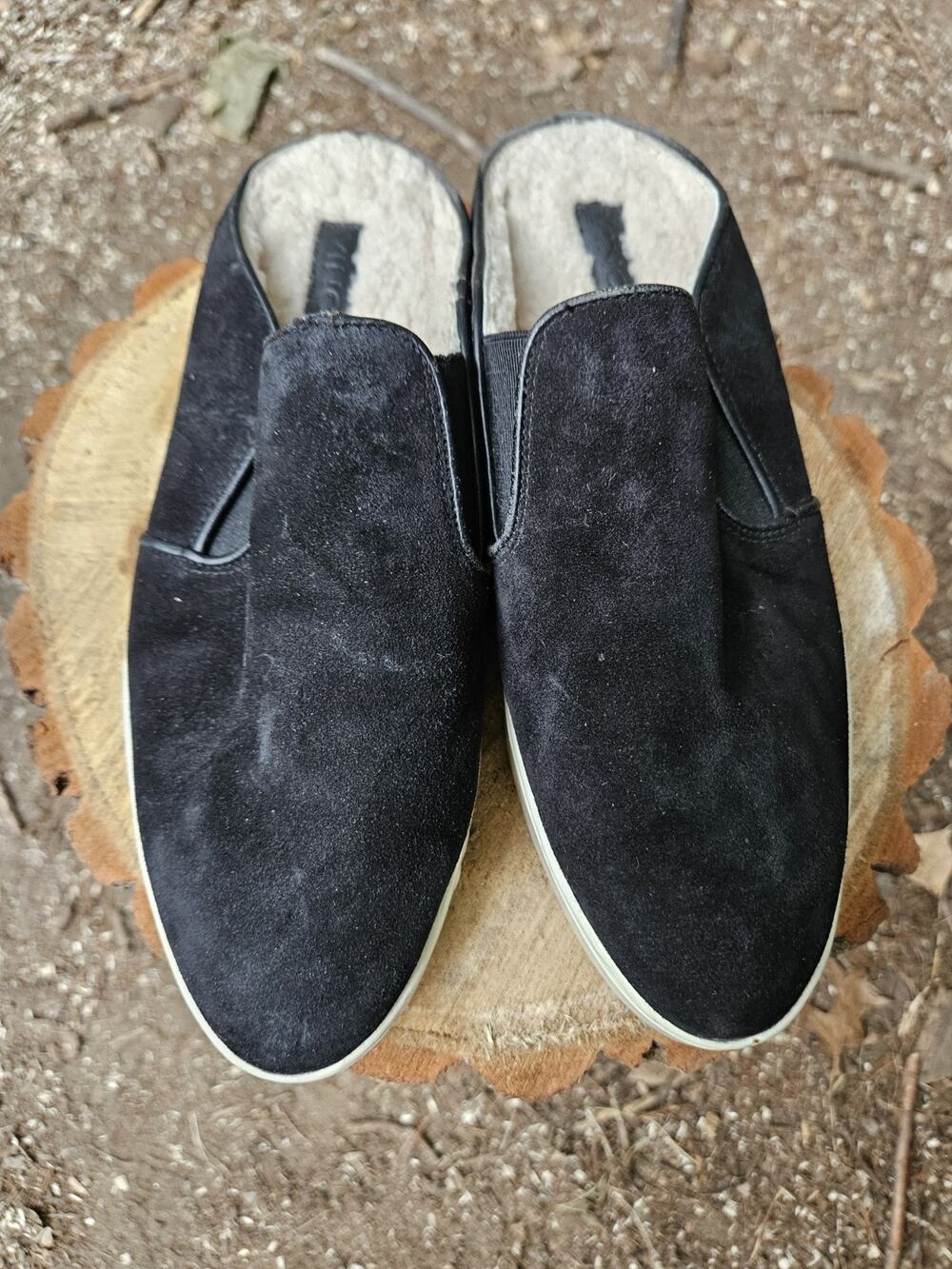 Vince Suede Woman’s Fur Lined Slide Size 7.5 Mule Sneaker Black, Pre-loved.